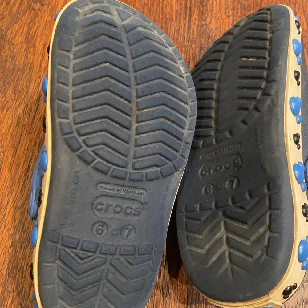 CROCS Kids Black and Blue Mickey-Print Clogs